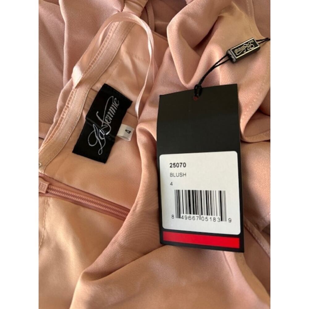 La Femme NWT Blush Pink Ruffled Off Shoulder Fit & Flare Dress- Size 4 - Picture 10 of 11